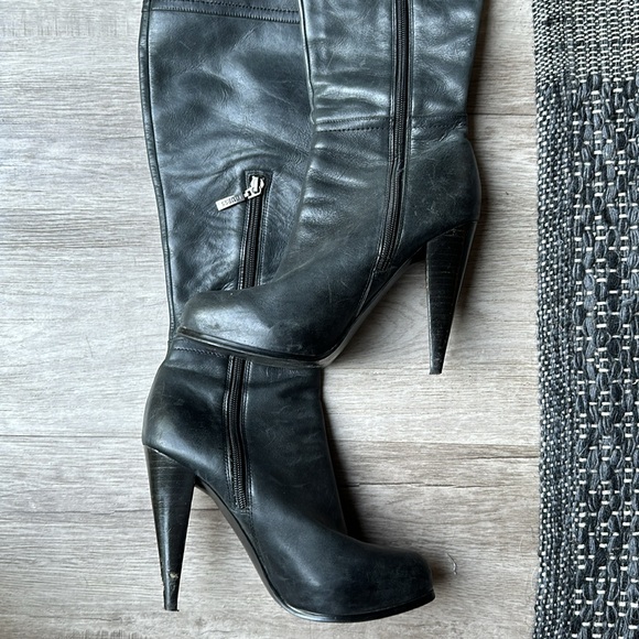 Thigh High Black Guess Boots - Picture 3 of 5